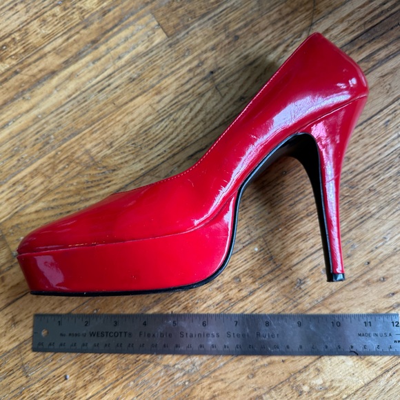 PLEASER RED PLATFORMS - Picture 11 of 14